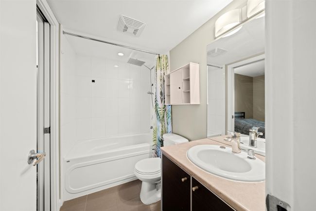 1805 - 13688 100 Avenue, Condo with 1 bedrooms, 1 bathrooms and 1 parking in Surrey BC | Image 11