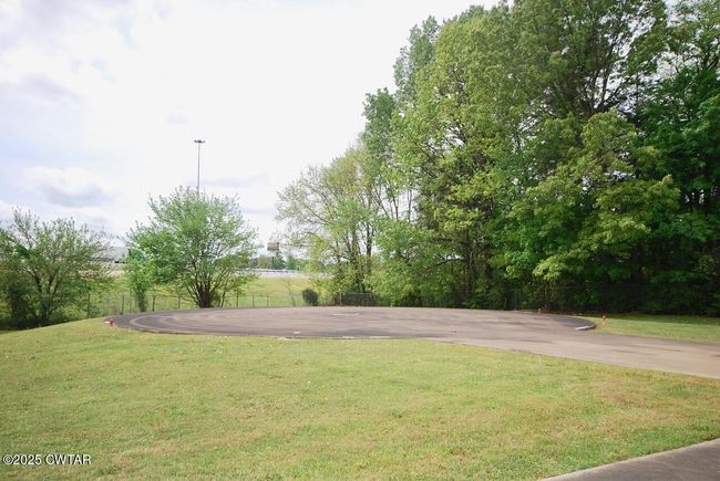 Not a part of Main Lease can be leased for addition charge. | Image 21
