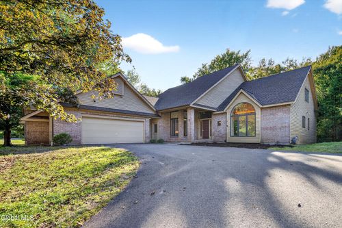 8 Mahican Ct, Slingerlands, NY, 12159-9423 | Card Image