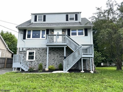 212 Huff Ave, Manville, NJ, 08835-2330 | Card Image