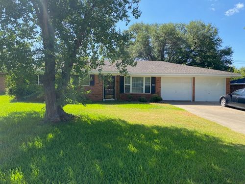 411 Leslie Drive, Bryan, TX, 77802-1614 | Card Image
