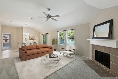 1070 English Ivy Dr, Prosper, TX, 75078-5606 | Card Image