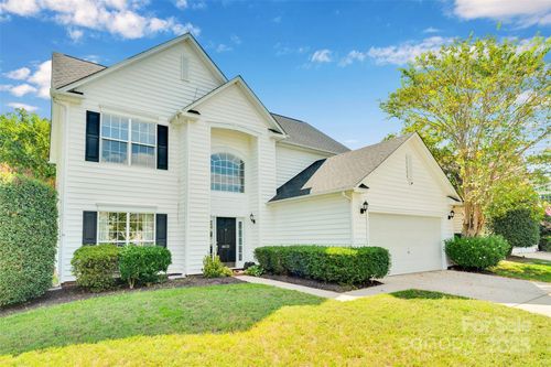 8832 Cavonnier Ln, Charlotte, NC, 28216-2192 | Card Image