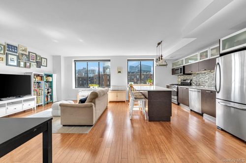 9c-353 E 104th St, New York, NY, 10029 | Card Image
