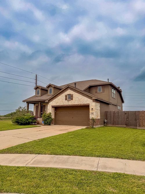 101 White Wing Ln, Sealy, TX, 77474-2416 | Card Image