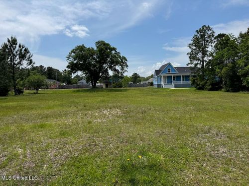 105 Edwards Ave, Pass Christian, MS, 39571-4803 | Card Image