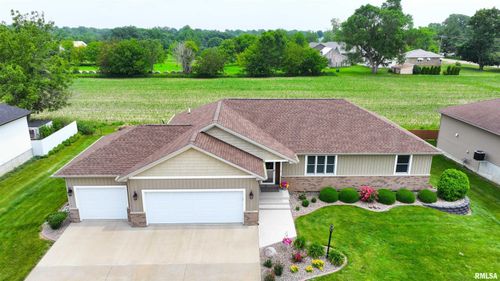 101 Prairie View Ct, Clinton, IA, 52732-4977 | Card Image