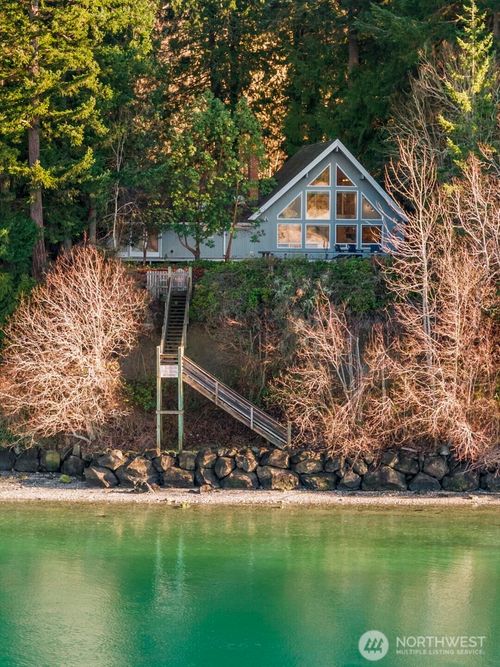 16273 Reitan Rd Ne, Bainbridge Island, WA, 98110-1002 | Card Image
