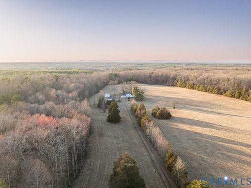 25805 N James Madison Hwy, New Canton, VA, 23123-2237 | Card Image