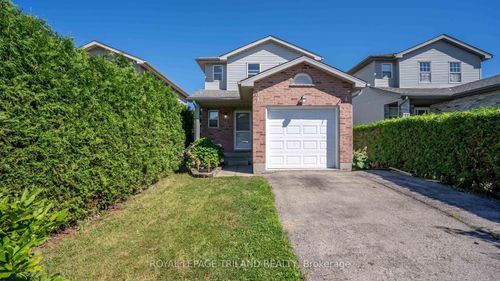 223 Simpson Cres, London, ON, N5V5E1 | Card Image