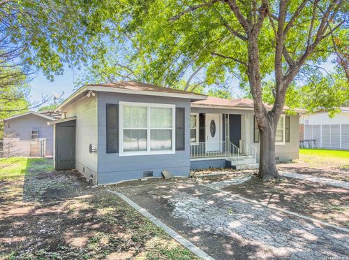 206 N 5th St, Uvalde, TX, 78801-5425 | Card Image