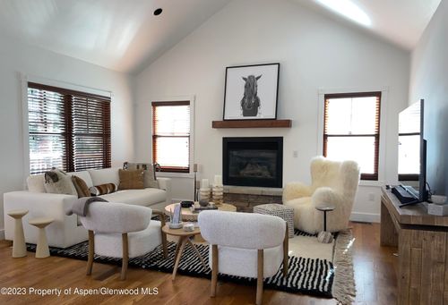 d-101-519 W Main St, Aspen, CO, 81611 | Card Image