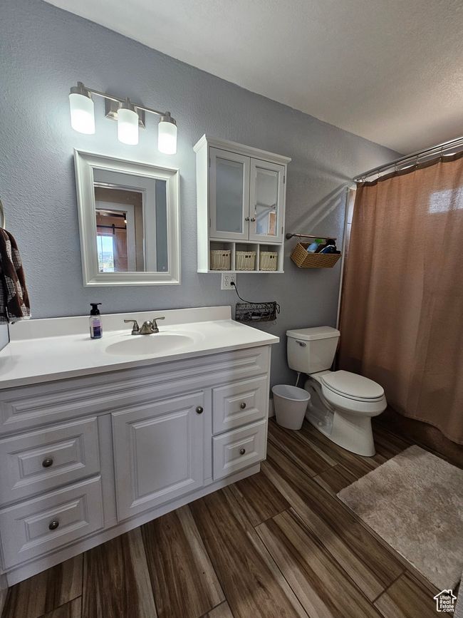 Full bath downstairs connected to Master Bedroom | Image 40