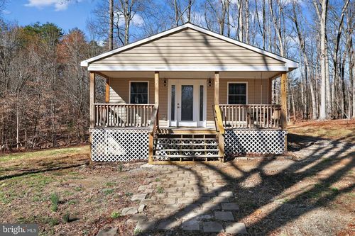 311 Holly Grove Ct, Bumpass, VA, 23024-2432 | Card Image