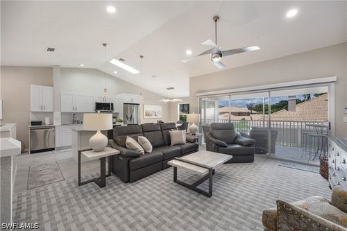 l5-290 Emerald Bay Cir, NAPLES, FL, 34110-8689 | Card Image