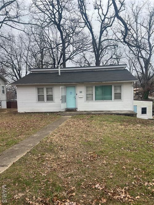 812 Kendall Dr, Poplar Bluff, MO, 63901-5716 | Card Image