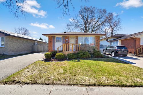 56 Barrett Cres, London, ON, N6E1T5 | Card Image