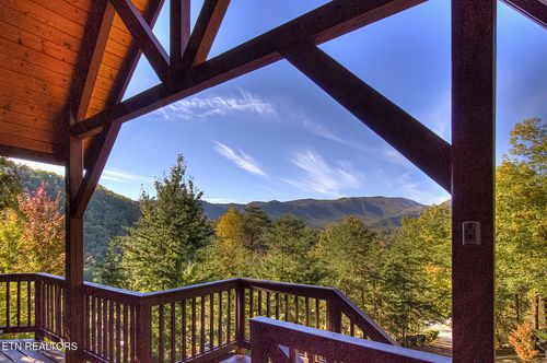 4564 Wilderness Plateau, Pigeon Forge, TN, 37863-4678 | Card Image