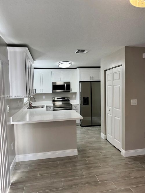 17043 Nw 22nd St, Pembroke Pines, FL, 33028 | Card Image