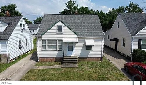 20801 Franklin Rd, Maple Heights, OH, 44137-2049 | Card Image