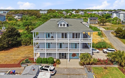 104 Sumter Ave, Carolina Beach, NC, 28428-5307 | Card Image
