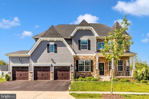 2704 Hillfield Dr, FREDERICK, MD, 21702-1676 | Card Image