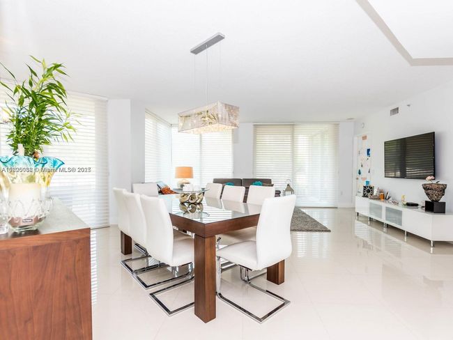 APT-102 - 3370 Ne 190 Th St, Condo with 2 bedrooms, 3 bathrooms and null parking in Aventura FL | Image 24