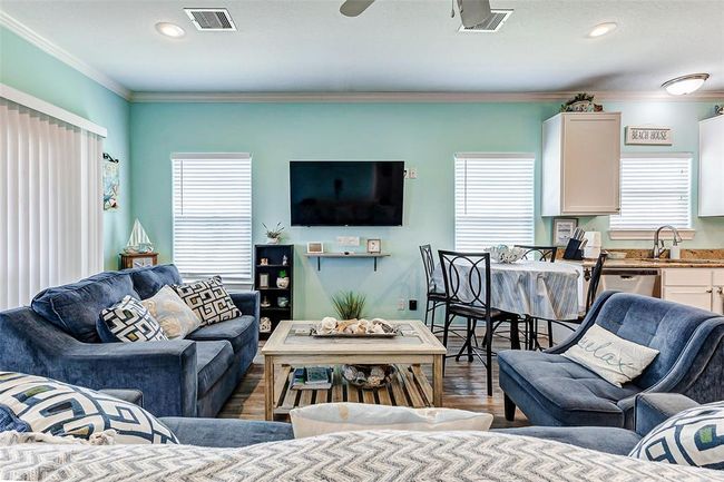 881 Buell, House other with 3 bedrooms, 2 bathrooms and null parking in Crystal Beach TX | Image 4