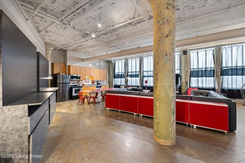 706-815 W Market St, Louisville, KY, 40202-2654 | Card Image