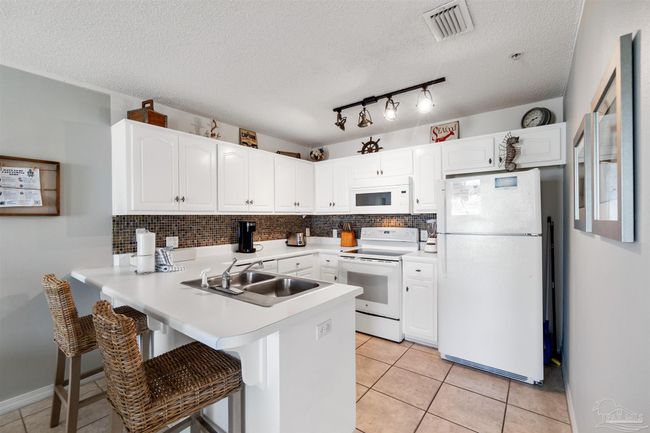 UNIT-633 - 8436 Gulf Blvd, Condo with 1 bedrooms, 2 bathrooms and null parking in Navarre FL | Image 17