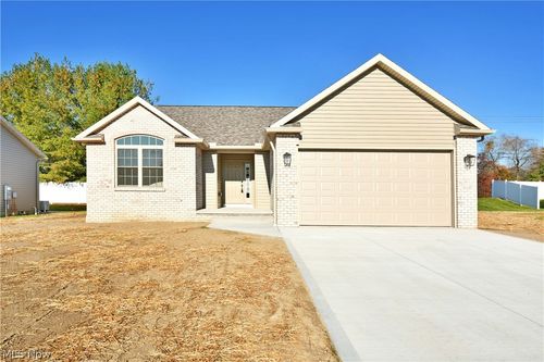 2867 Pebble Creek Ct, Cortland, OH, 44410-8809 | Card Image