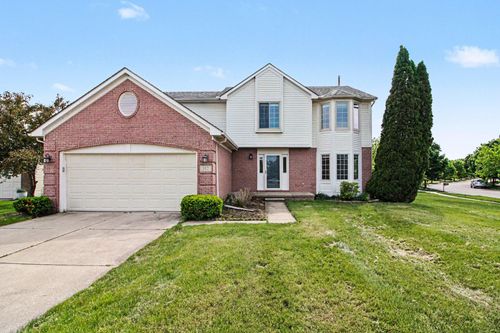 312 Redrock Ct, Ann Arbor, MI, 48103-9095 | Card Image