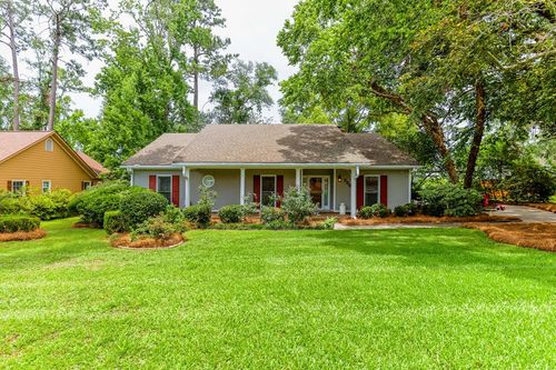2202 Lakeshore Dr, Valdosta, GA, 31602-2106 | Card Image