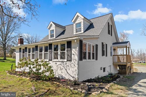 2042 Upper Ridge Rd, Green Lane, PA, 18054-9417 | Card Image