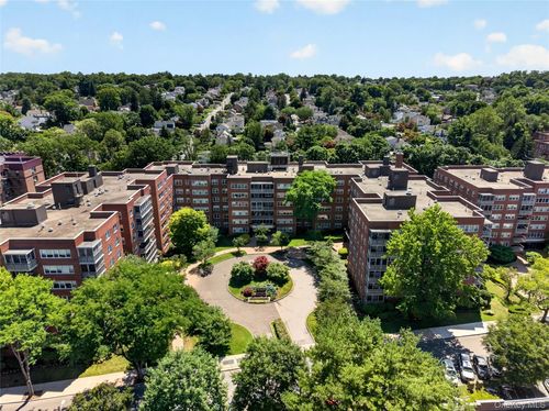 4h2-240 Garth Rd, Scarsdale, NY, 10583-3962 | Card Image