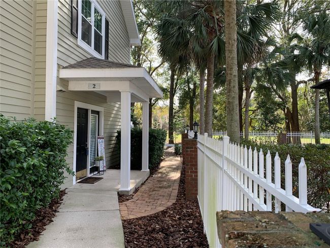 side entry overlooking pool area | Image 25