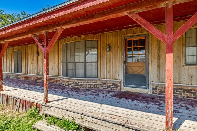 209 N Florida Ave, House other with 3 bedrooms, 3 bathrooms and 2 parking in Big Lake TX | Image 4