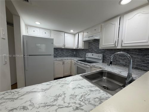 apt-304-13685 Ne 10th Ave, North Miami, FL, 33161-3849 | Card Image