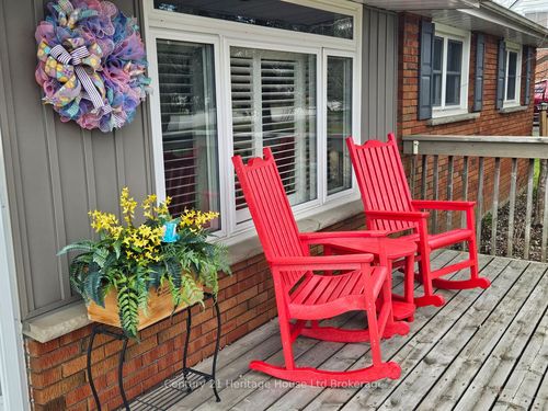 702 Queen St, Innerkip, ON, N0J1M0 | Card Image