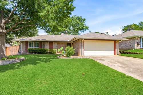 2507 Poppy Ln, Euless, TX, 76039-8065 | Card Image