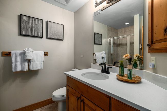 Second bathroom | Image 13
