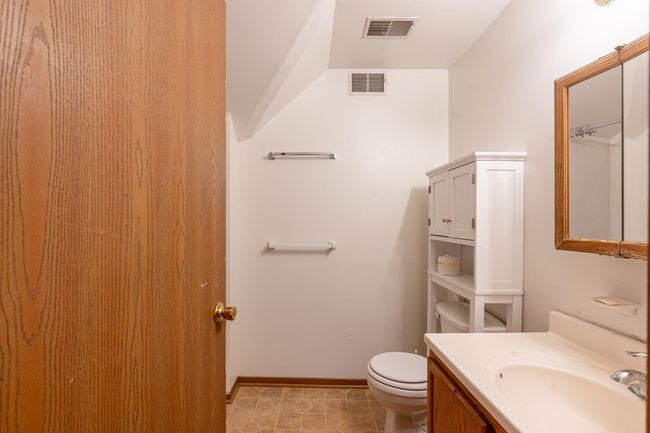 Upper Level Bath Room.jpg | Image 23