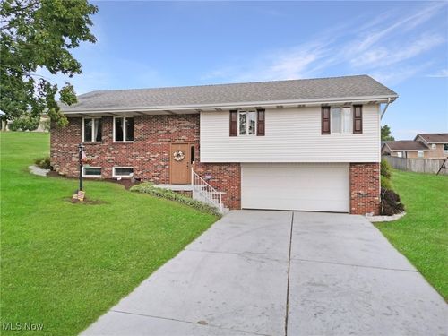 300 Harmony Dr, Wintersville, OH, 43953-7607 | Card Image