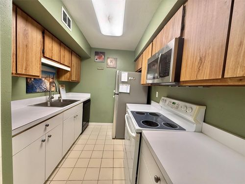 d3-3220 69th St, Galveston, TX, 77551-2078 | Card Image
