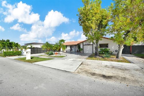 31 Nw 133rd Pl, Miami, FL, 33182-1642 | Card Image