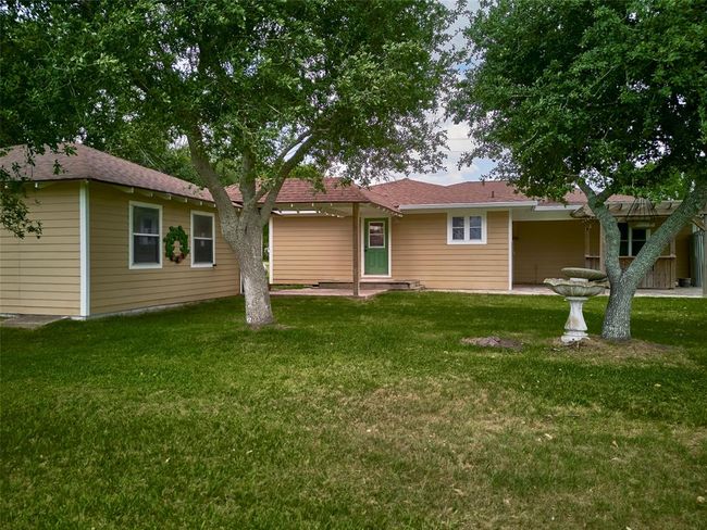 12021 Fm 1994 Rd, House other with 4 bedrooms, 3 bathrooms and 4 parking in Guy TX | Image 36