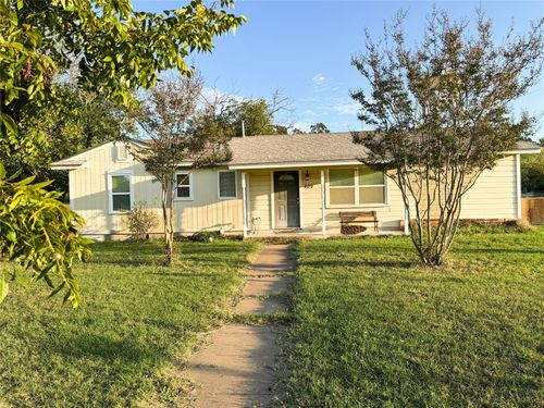 409 W 19th St, Cisco, TX, 76437-4732 | Card Image