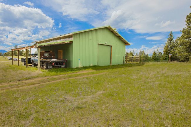 barn and lean-to | Image 93