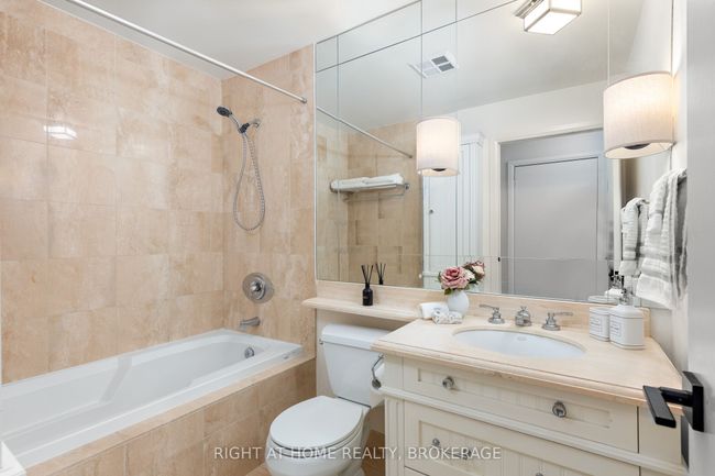 703 - 18 Beverley St, Condo with 3 bedrooms, 2 bathrooms and 2 parking in Toronto ON | Image 16