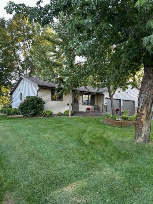 1208 Bridgeport Ln Nw, Alexandria, MN, 56308-4916 | Card Image
